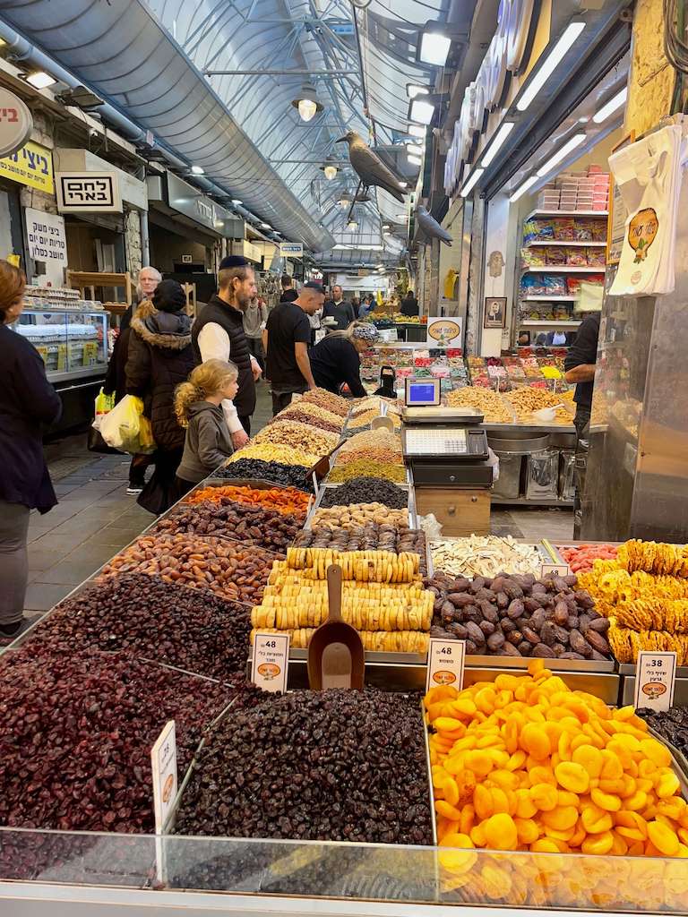 Israel, Jerusalem - Machane Yehuda Market, nuts