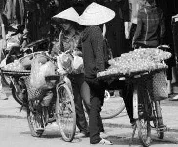 Vietnam, Hội An - Street vendor