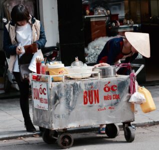 Vietnam, Hội An - Street vendor