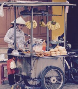 Vietnam, Hội An - Street vendor