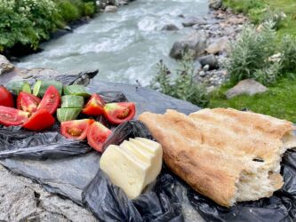 Georgia, Ushguli - Breakfast on the hike