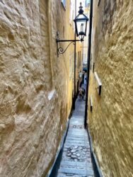 Sweden, Stockholm - Stockholm's narrowest street (Mårten Trotzigs gränd)
