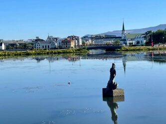 Iceland, Reykjavík – Tjörnin lake