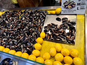 Turkey, Istanbul - Midye Dolma, mussels stuffed with herbed rice