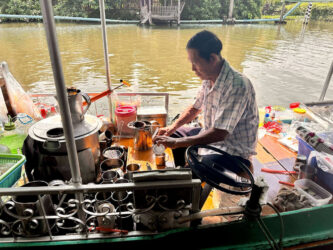 Thailand, Bangkok - Taling Chan Floating Market