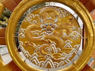Bhutan, Thimphu - Buddha Dordenma, gate