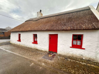 Ireland, Kerry - Sheehan's Thatched Cottage in Finuge