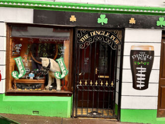 Ireland, Dingle Peninsula - Dingle Pub