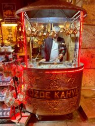 Türkiye, Istanbul - Street coffee stand