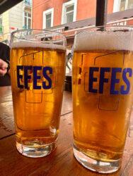 Türkiye, Istanbul - Efes beer