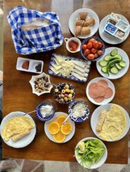 Türkiye, Pamukkale - Turkish breakfast
