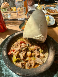 Türkiye, Kaymaklı - Testi Kebab